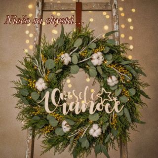 Drevené nápisy z našej dielne sú už dostupné v eshope www.flowerio.sk a budú pribúdať 🥰 Všetky úžasné prírodné materiály...